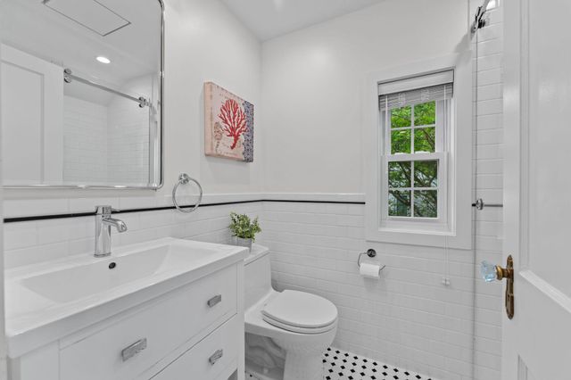 1214 W BRADDOCK RD, Alexandria, VA 22302