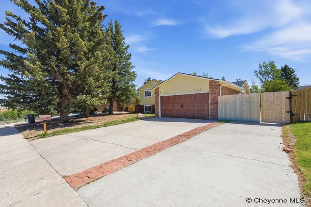 7119 CORDOVA DR, Cheyenne, WY 82009
