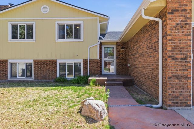 7119 CORDOVA DR, Cheyenne, WY 82009