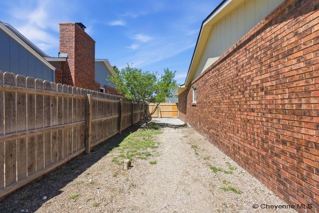 7119 CORDOVA DR, Cheyenne, WY 82009