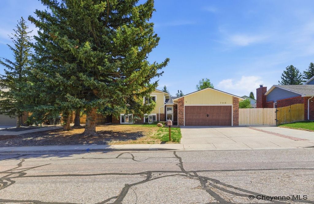 7119 CORDOVA DR, Cheyenne, WY 82009