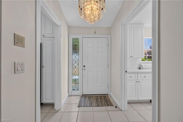 4079 Los Altos CT E, Naples, FL 34109