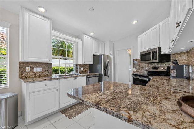 4079 Los Altos CT E, Naples, FL 34109