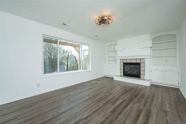 350 SE Westgate Drive, Waukee, IA 50263