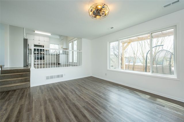 350 SE Westgate Drive, Waukee, IA 50263