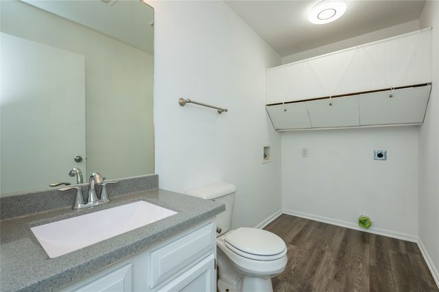 350 SE Westgate Drive, Waukee, IA 50263