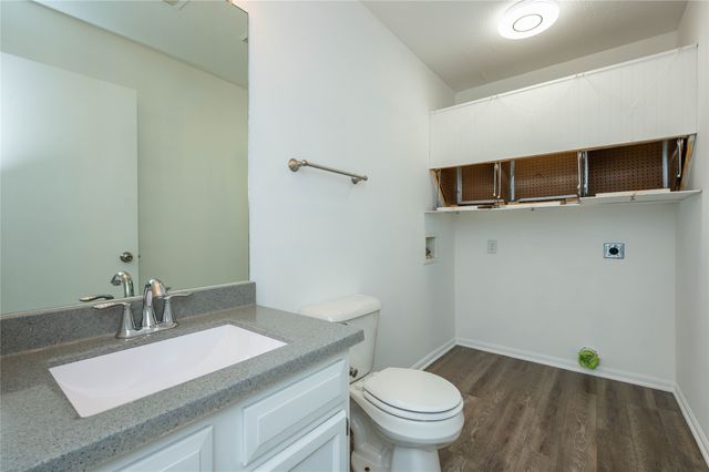 350 SE Westgate Drive, Waukee, IA 50263