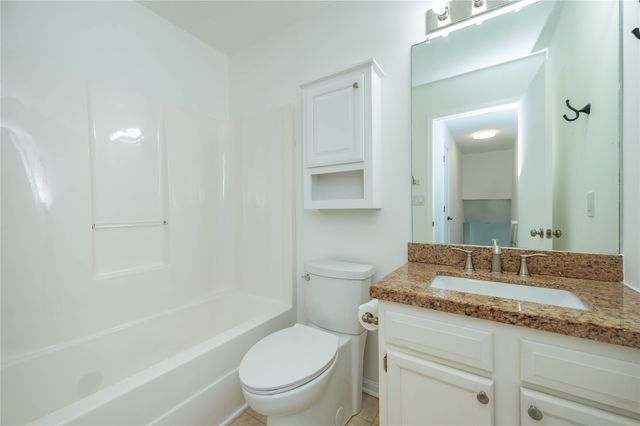 350 SE Westgate Drive, Waukee, IA 50263