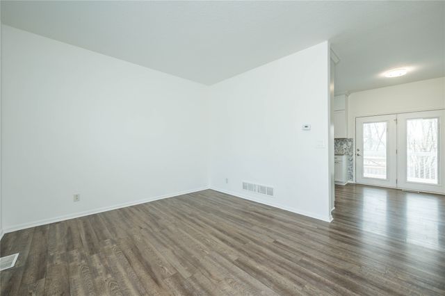 350 SE Westgate Drive, Waukee, IA 50263