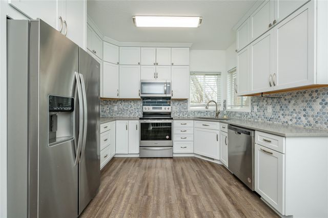 350 SE Westgate Drive, Waukee, IA 50263