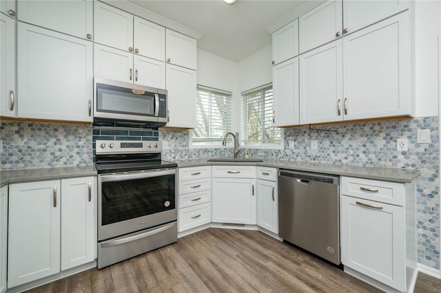 350 SE Westgate Drive, Waukee, IA 50263