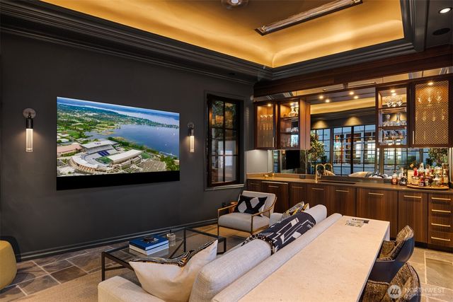 1750 92nd Avenue NE, Clyde Hill, WA 98004