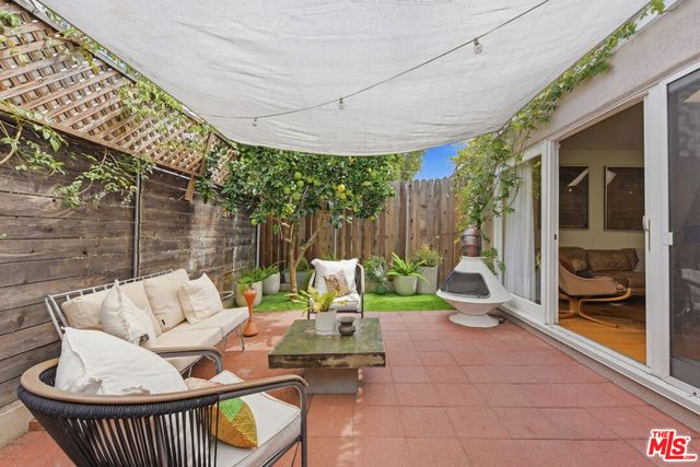 5629 Whitnall Highway, Los Angeles, CA 91601