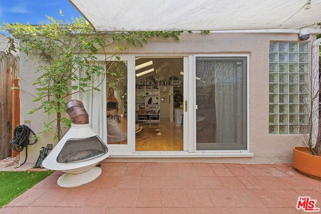 5629 Whitnall Highway, Los Angeles, CA 91601