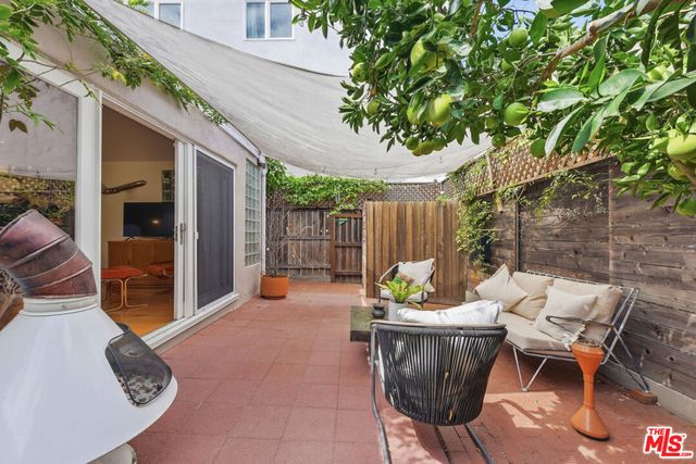 5629 Whitnall Highway, Los Angeles, CA 91601
