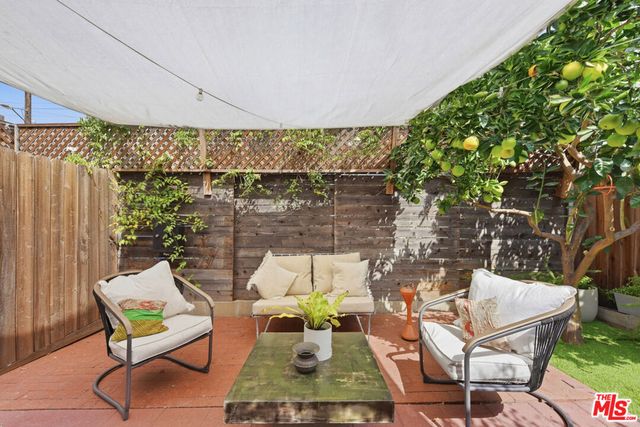 5629 Whitnall Highway, Los Angeles, CA 91601