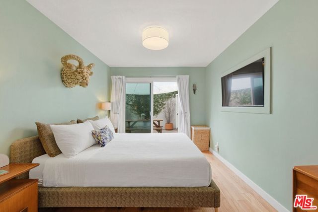5629 Whitnall Highway, Los Angeles, CA 91601