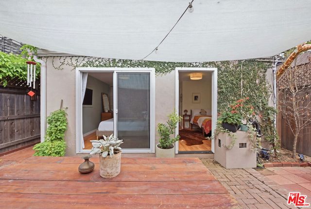 5629 Whitnall Highway, Los Angeles, CA 91601