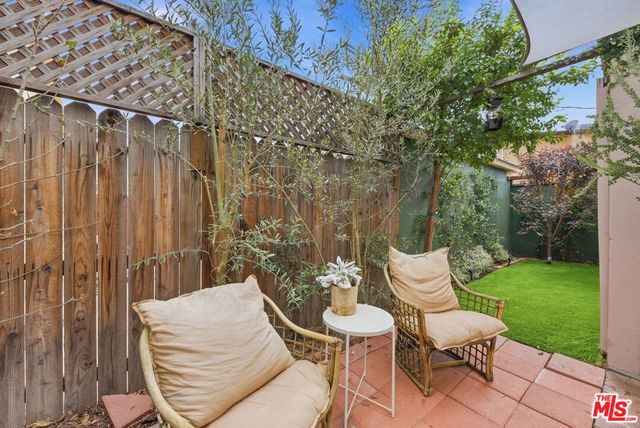 5629 Whitnall Highway, Los Angeles, CA 91601
