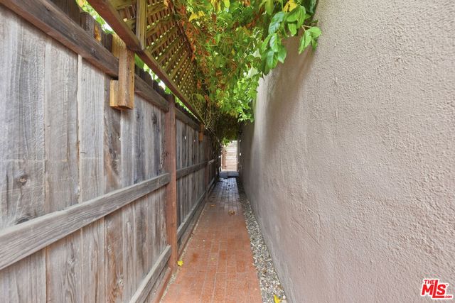 5629 Whitnall Highway, Los Angeles, CA 91601