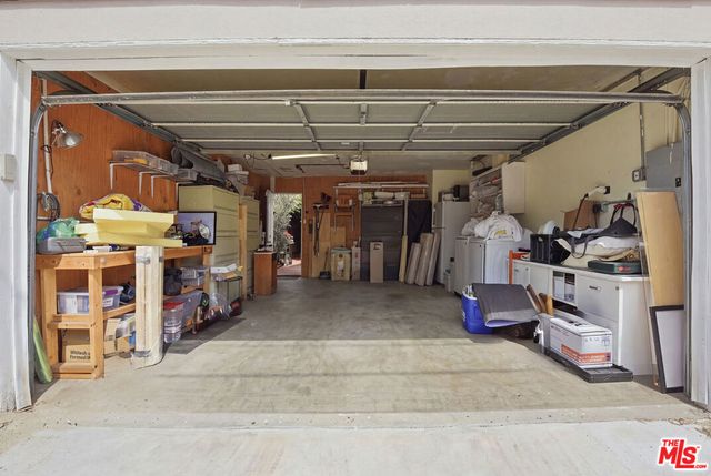 5629 Whitnall Highway, Los Angeles, CA 91601