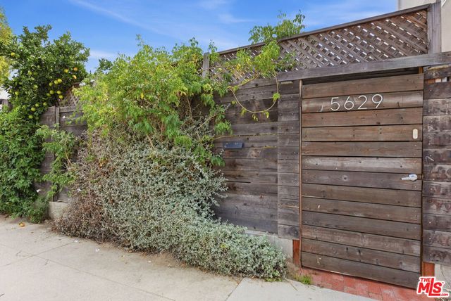 5629 Whitnall Highway, Los Angeles, CA 91601