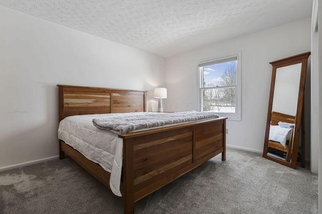 5699 Feldon Court NW, Carroll, OH 43112