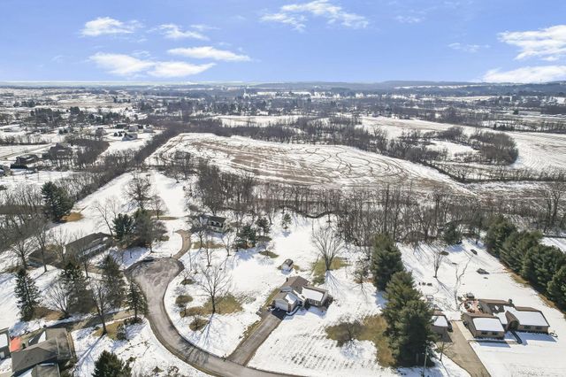 5699 Feldon Court NW, Carroll, OH 43112