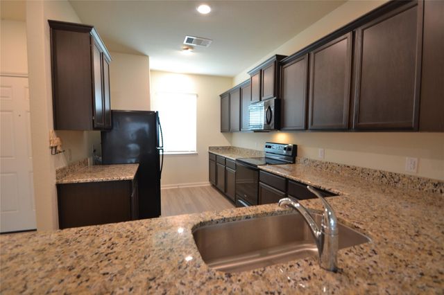 15243 Crescent Brookfield Drive, Humble, TX 77396