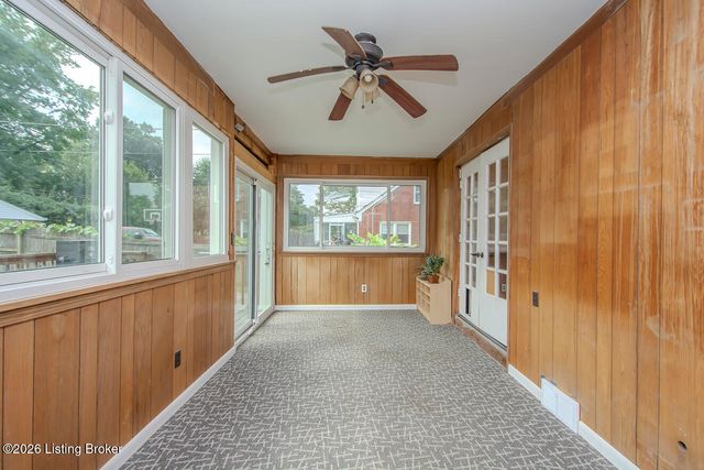 4310 Saint Regis Ln, Louisville, KY 40220