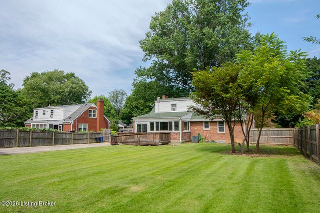 4310 Saint Regis Ln, Louisville, KY 40220