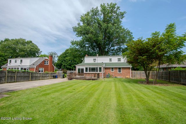 4310 Saint Regis Ln, Louisville, KY 40220