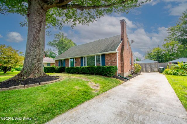 4310 Saint Regis Ln, Louisville, KY 40220