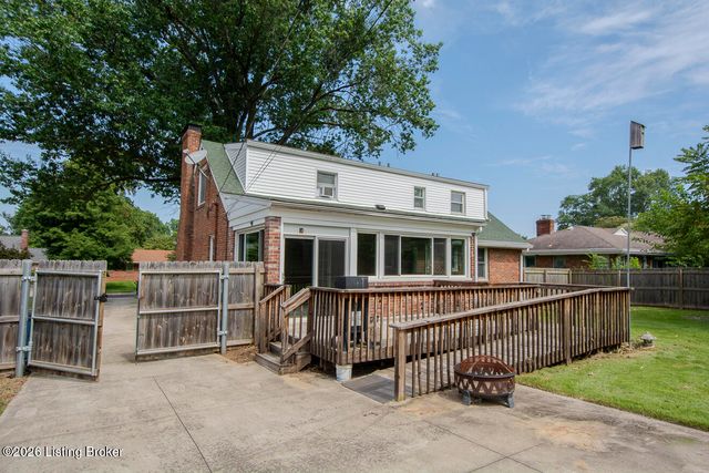 4310 Saint Regis Ln, Louisville, KY 40220