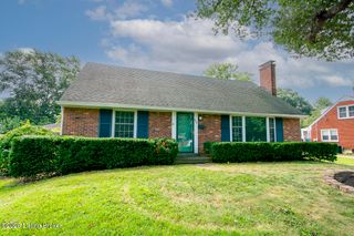 4310 Saint Regis Ln, Louisville, KY 40220