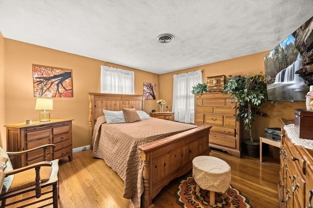 273 W Chestnut St, Brockton, MA 02301