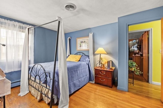 273 W Chestnut St, Brockton, MA 02301