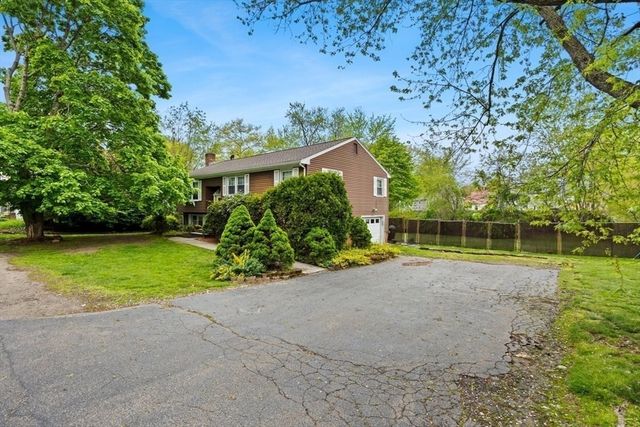 273 W Chestnut St, Brockton, MA 02301