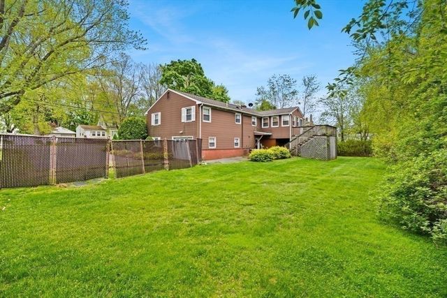 273 W Chestnut St, Brockton, MA 02301