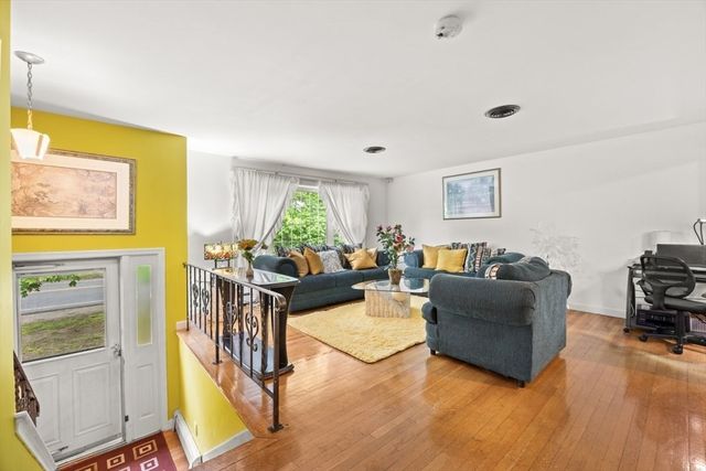 273 W Chestnut St, Brockton, MA 02301