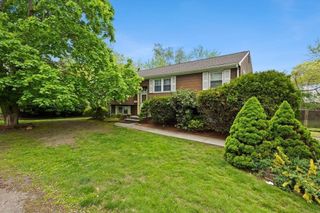 273 W Chestnut St, Brockton, MA 02301