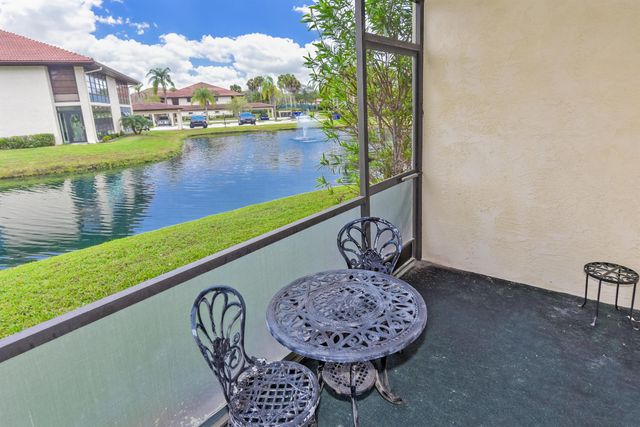 390 SW South River Drive 104, Stuart, FL 34997