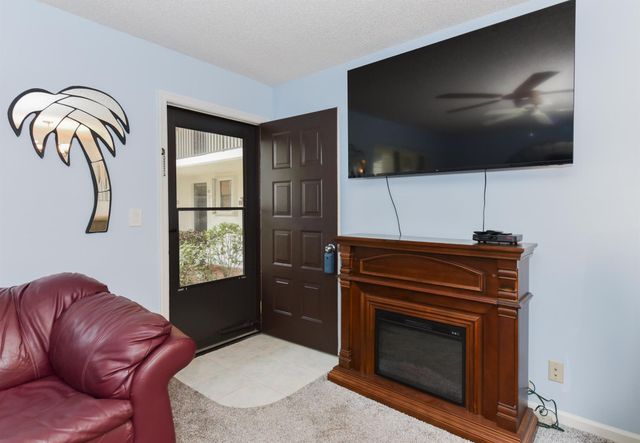 390 SW South River Drive 104, Stuart, FL 34997