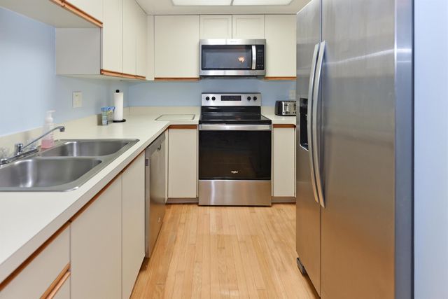 390 SW South River Drive 104, Stuart, FL 34997