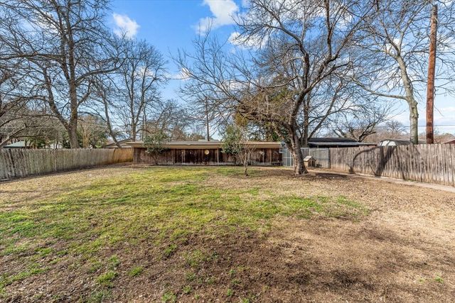 502 Bellevue Drive, Cleburne, TX 76033
