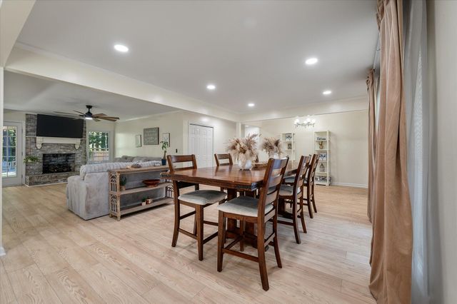 8222 Greenridge Road, North Charleston, SC 29406