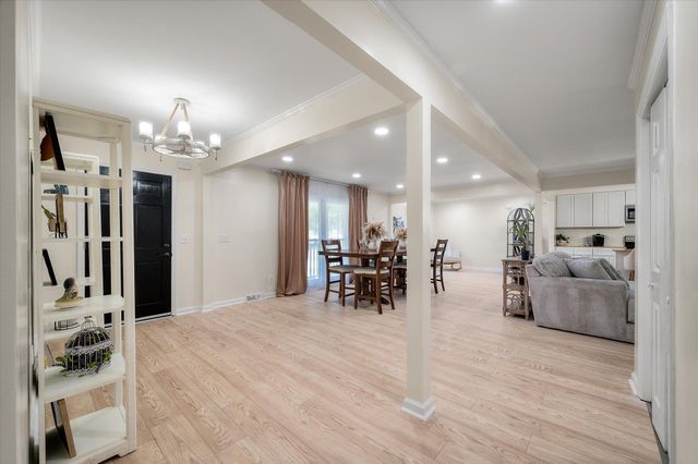 8222 Greenridge Road, North Charleston, SC 29406