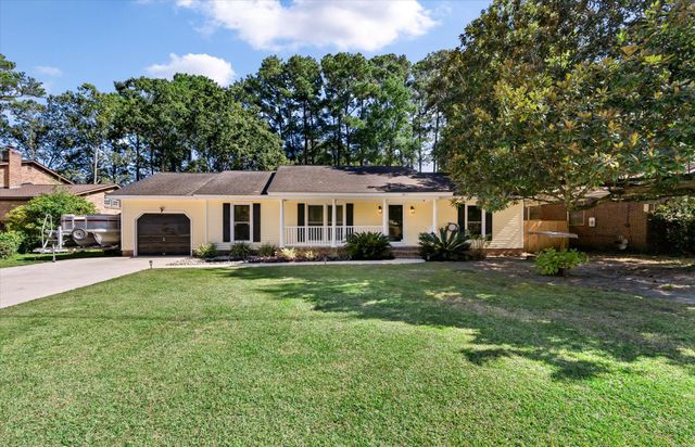 8222 Greenridge Road, North Charleston, SC 29406