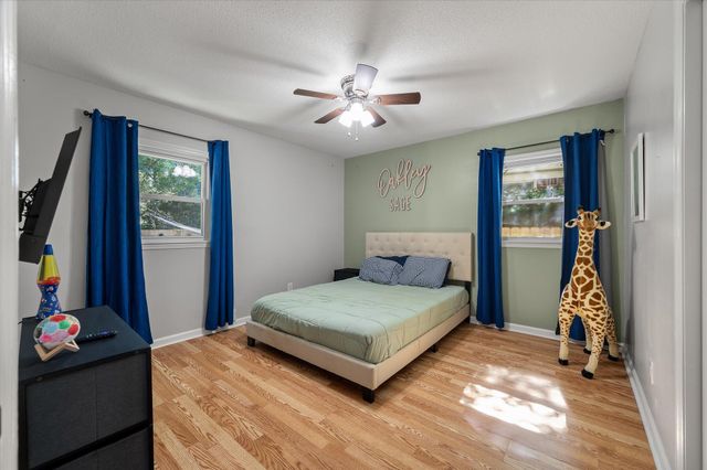 8222 Greenridge Road, North Charleston, SC 29406