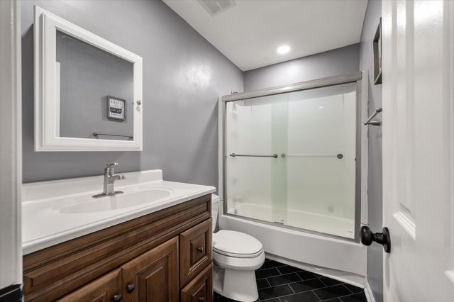 8222 Greenridge Road, North Charleston, SC 29406